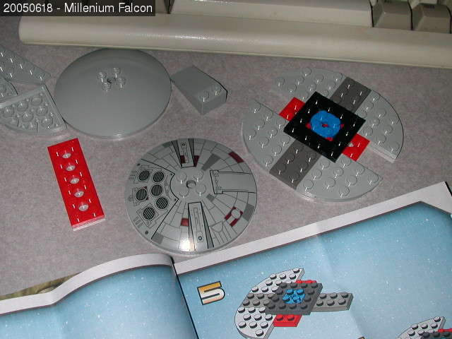 Millenium Falcon construction